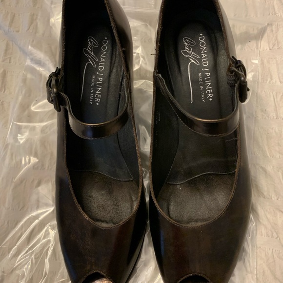 Donald J Pliner bronze woman’s open toe Mary Jane shoes size 8.5 - Picture 2 of 14